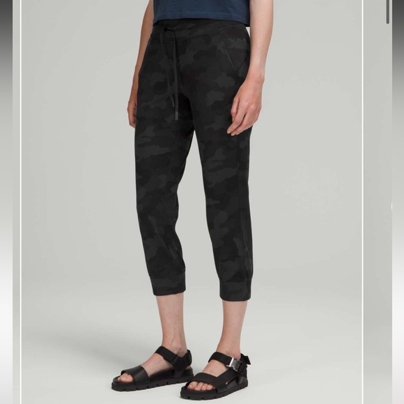 Lululemon Ready to Rulu Jogger Crop Heritage 365 Camo Deep Coal Multi - Picture 1 of 9